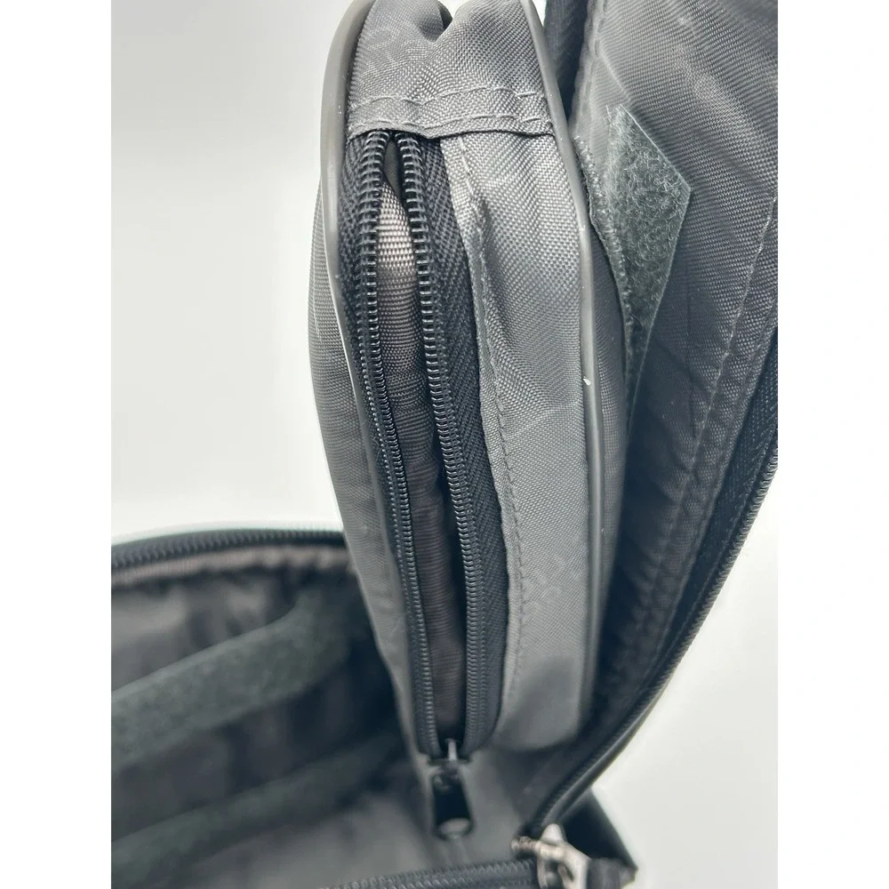 Kenneth Cole Reaction Mini Camcorder/Camera case 7x5.5x5 model‎ 554665 W/Strap